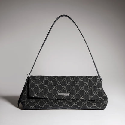 denim negro con GG