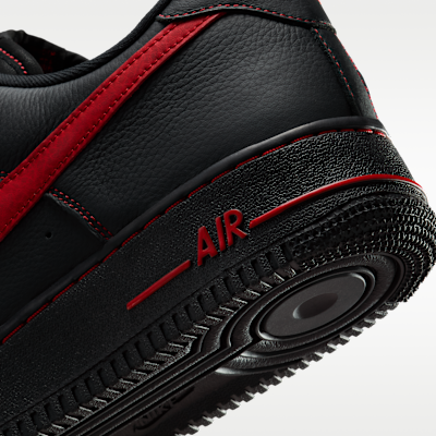 Black/Black/Black/University Red