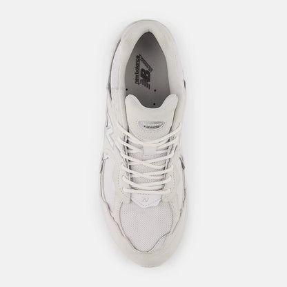 White With Reflection And Silver Metallic