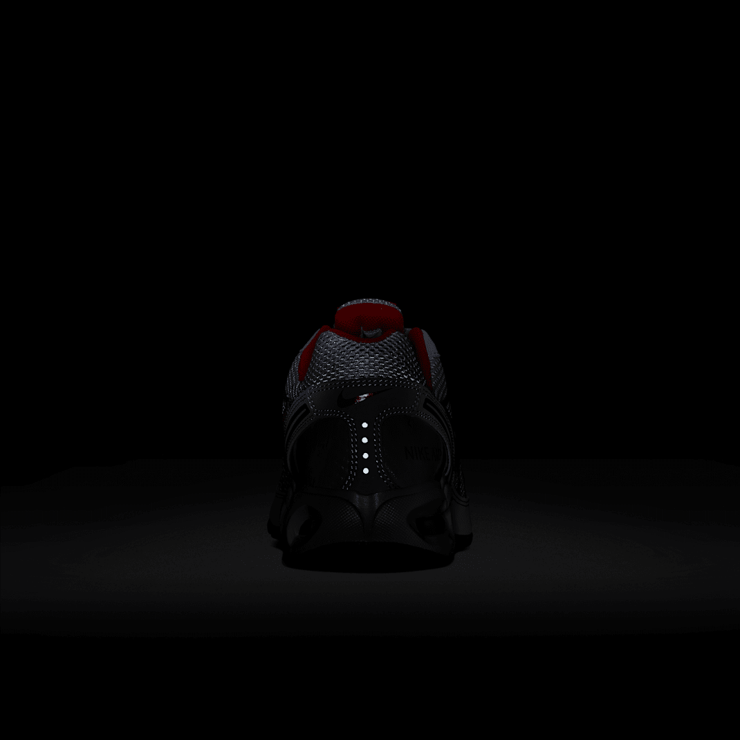 Atmosphere Grey/Black/University Red