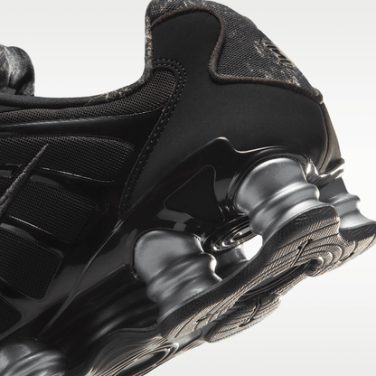 Black/Metallic Cool Grey/Dark Smoke Grey