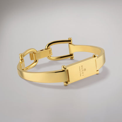 latón en tono dorado