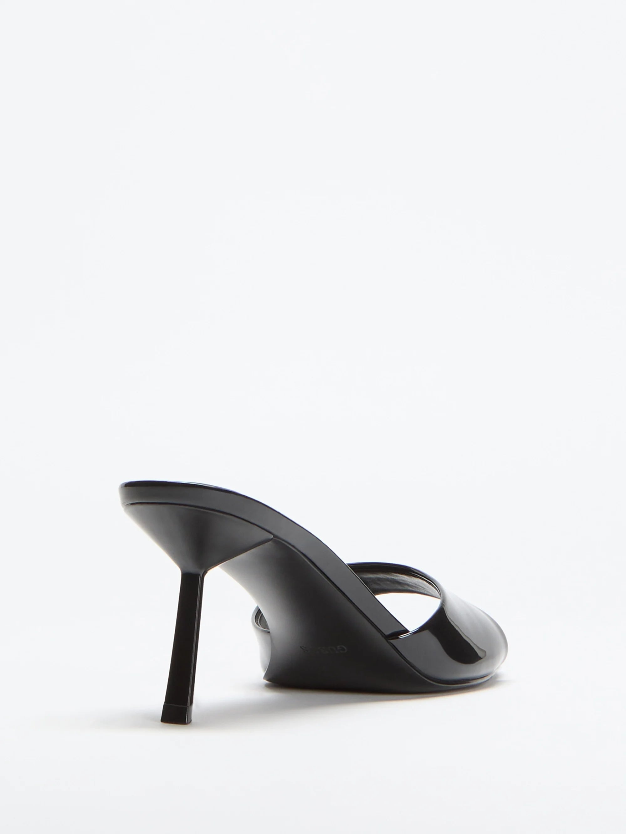Black 001
