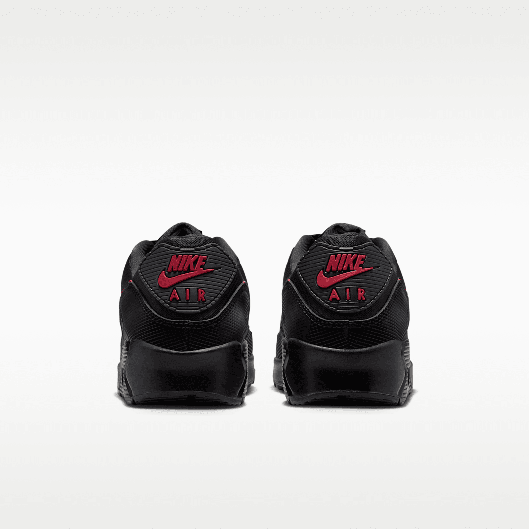 Black/Black/Tough Red