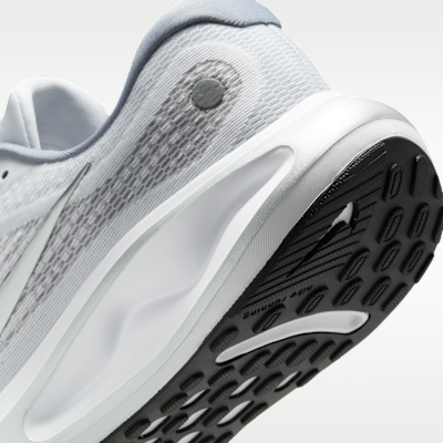 White/Black/Ashen Slate/Metallic Silver