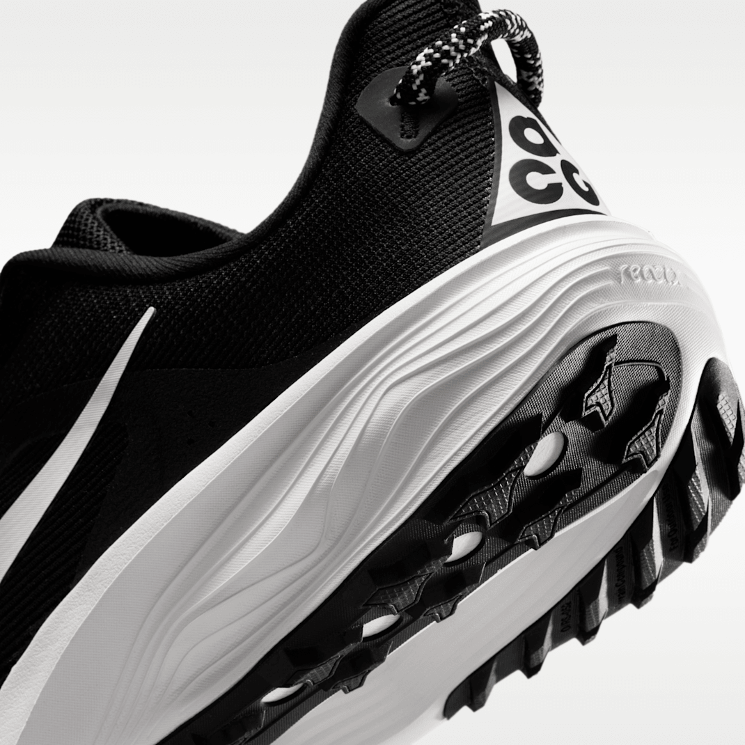 Black/Anthracite/Summit White