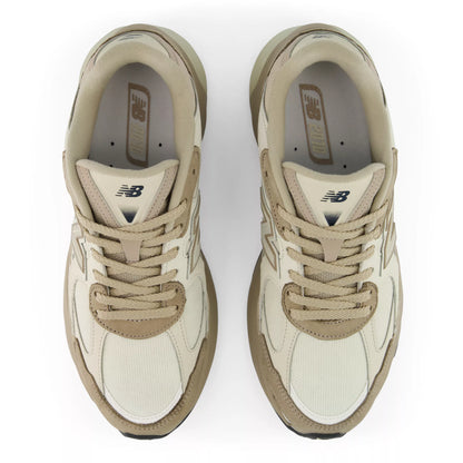 Driftwood With Timberwolf