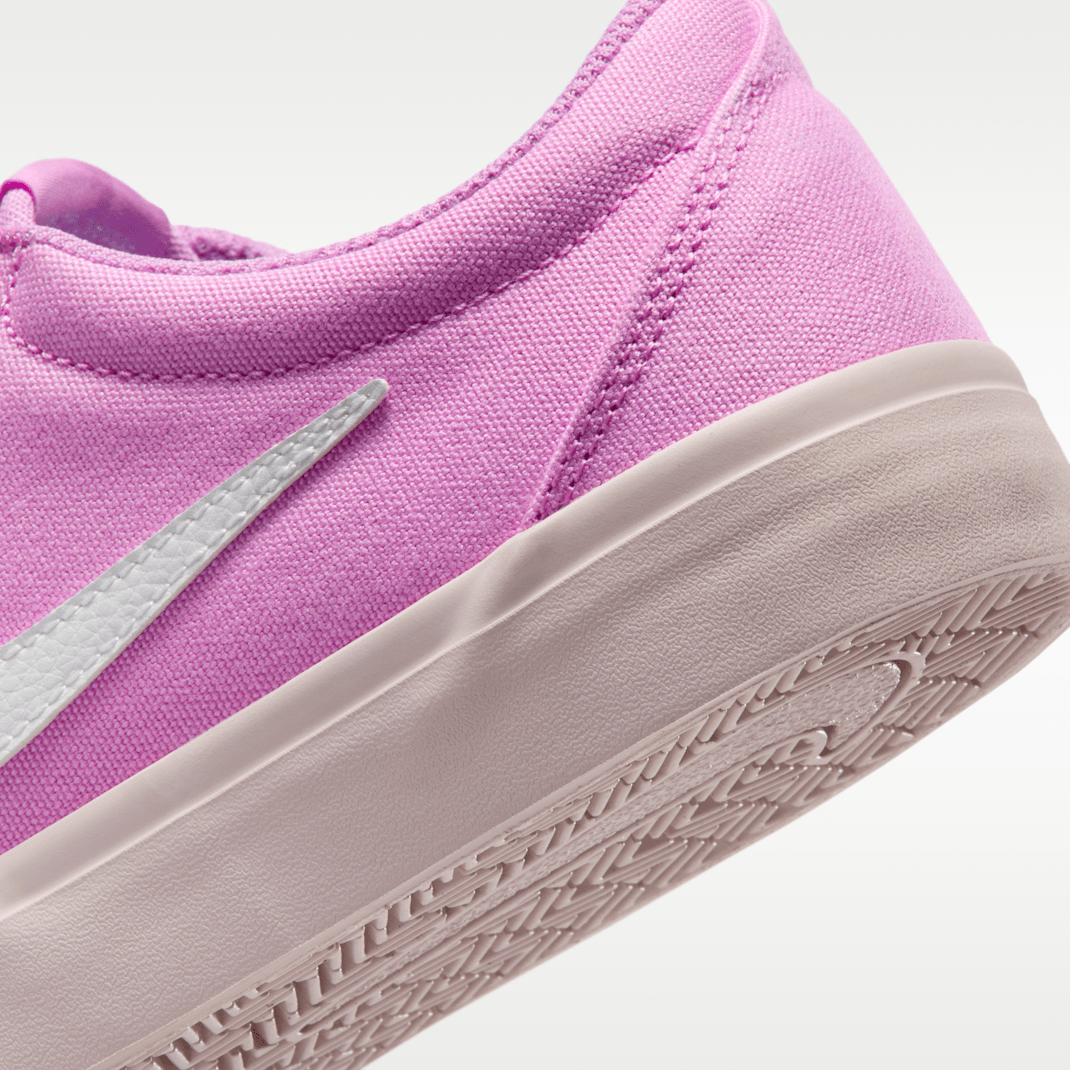 Light Magenta/Silt Red/White