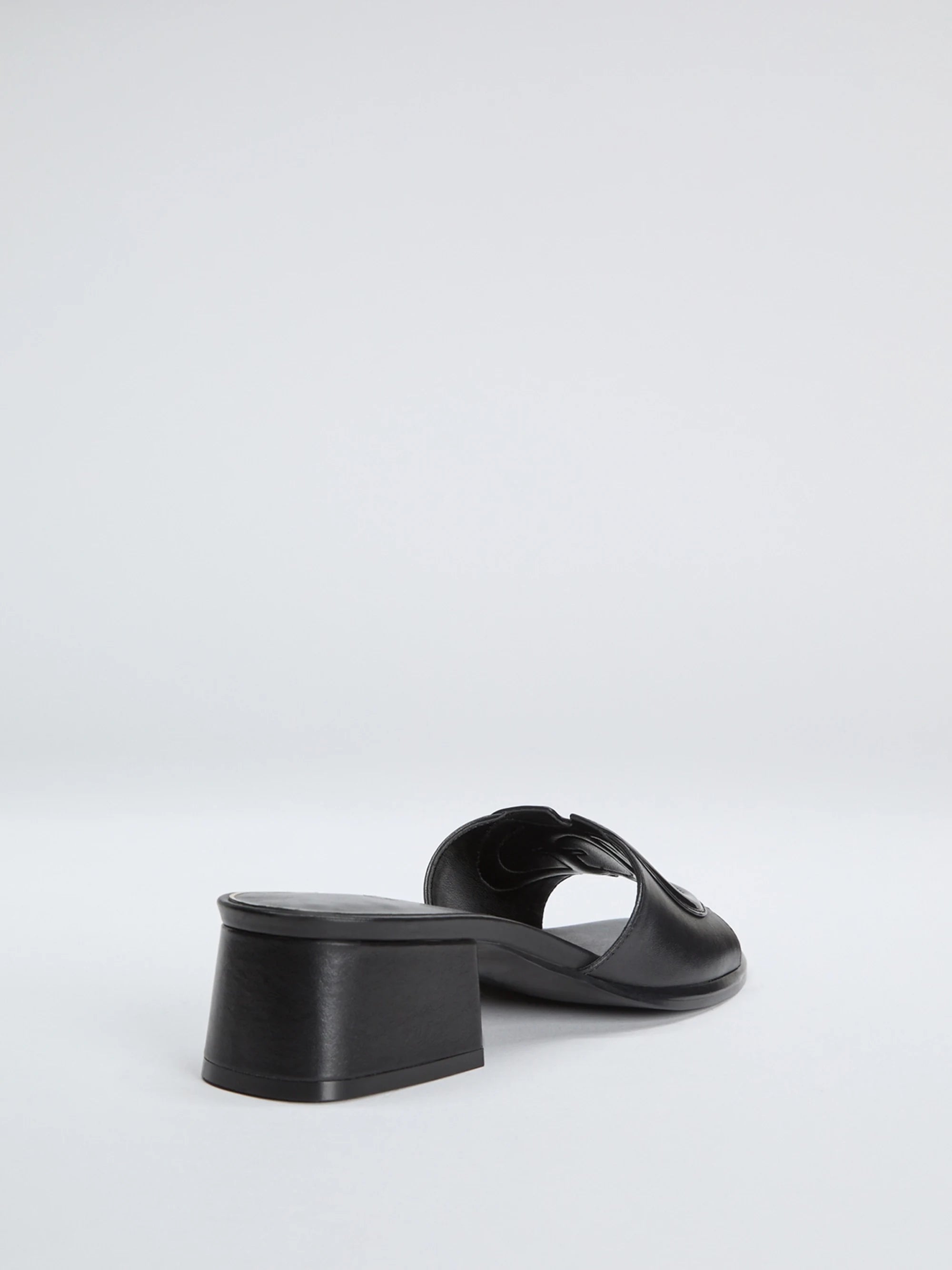 Black 001