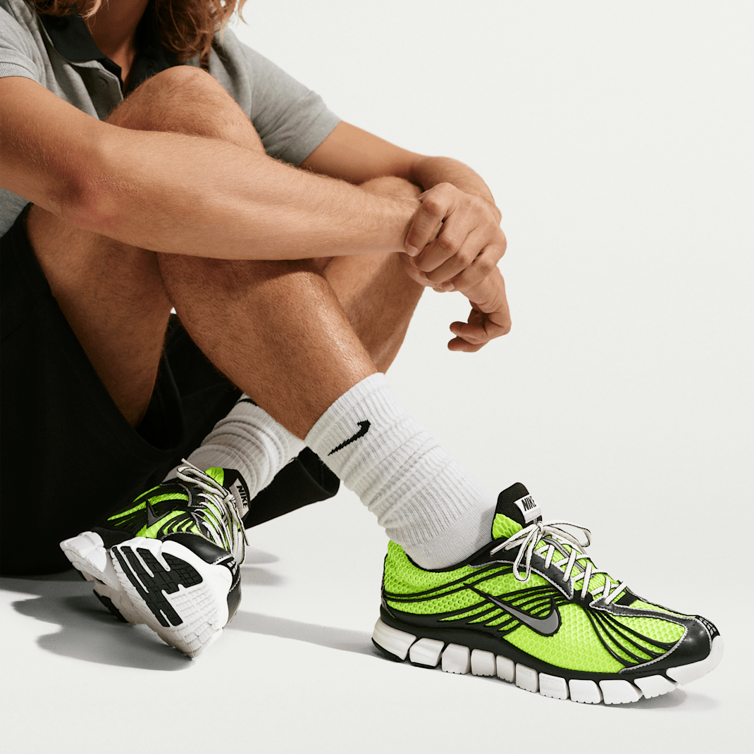 Volt/Black/Light Smoke Grey/Metallic Silver