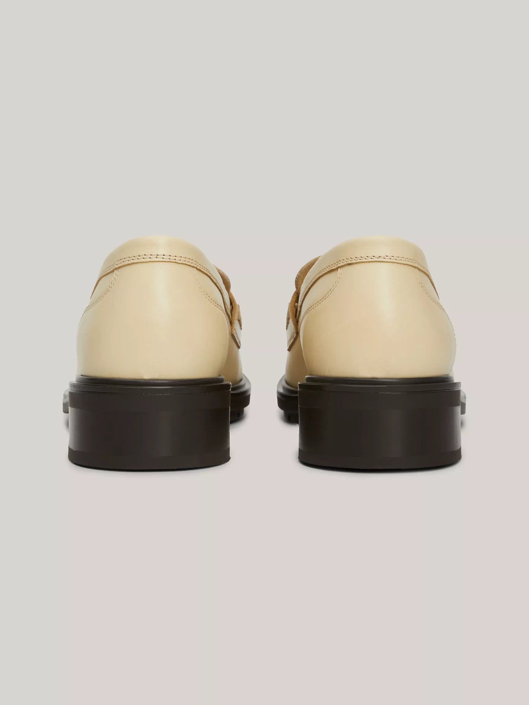 Country Ivory
