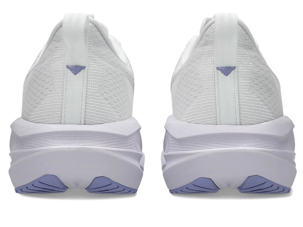 White/Lilac Hint