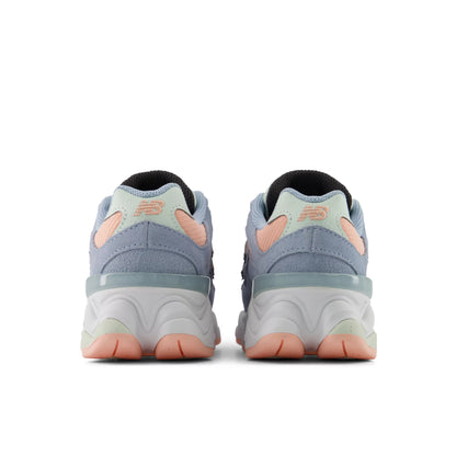 Mint Water With Light Arctic Grey