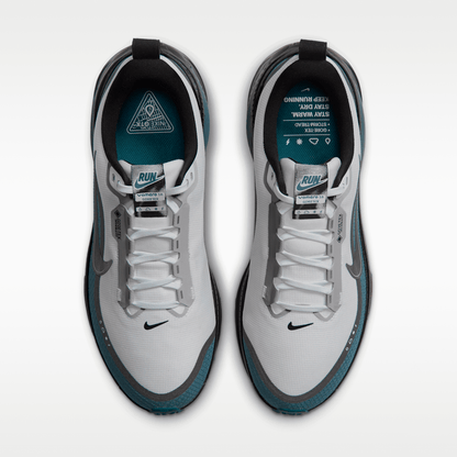 Off White/Smokey Blue/Bright Spruce/Black