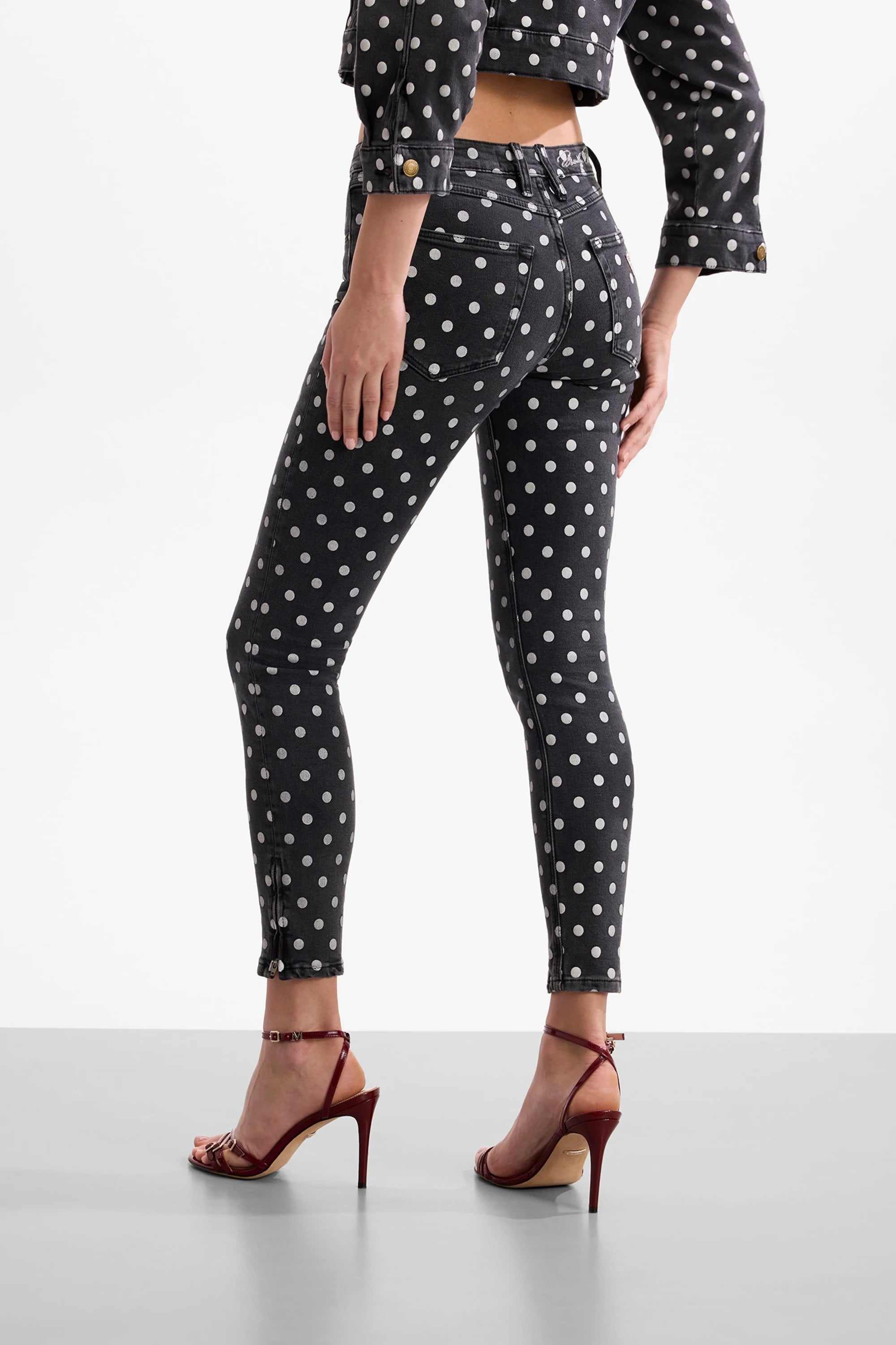 Dots Black