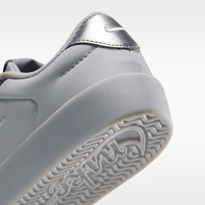 Pure Platinum/Wolf Grey/Black/Metallic Silver
