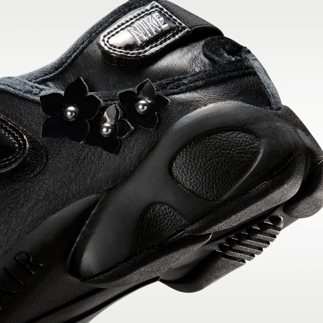 Black/Wolf Grey/Metallic Silver