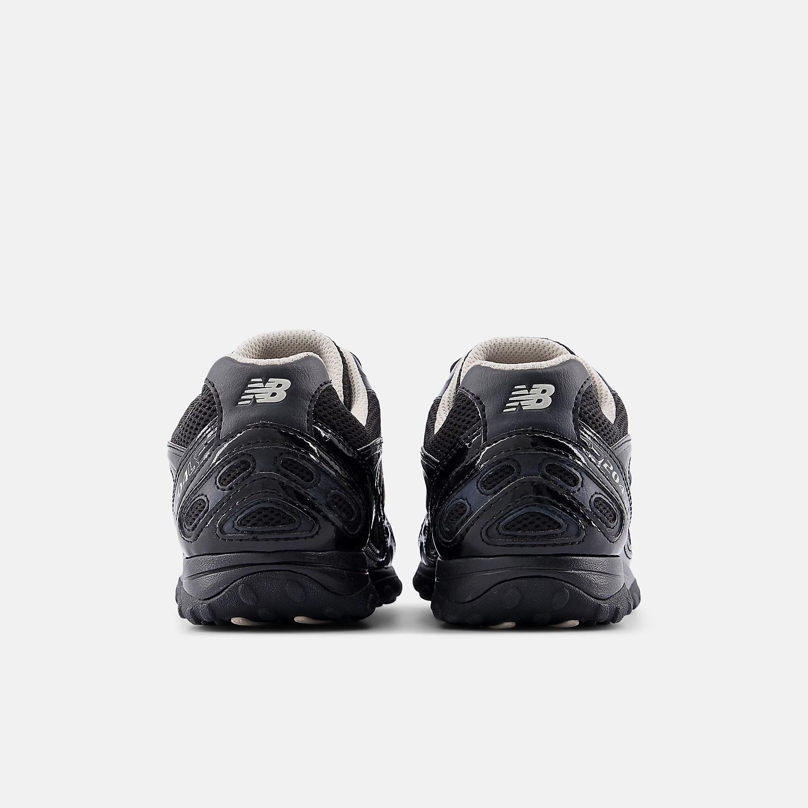 Black With Timberwolf