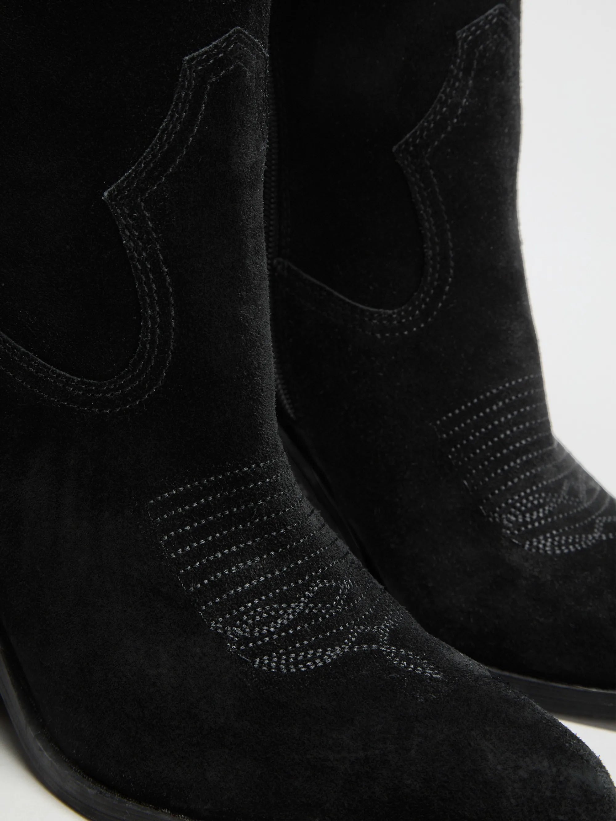 Black 001