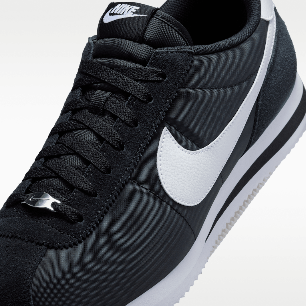 Black/White