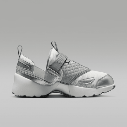Wolf Grey/Reflective Silver/Summit White
