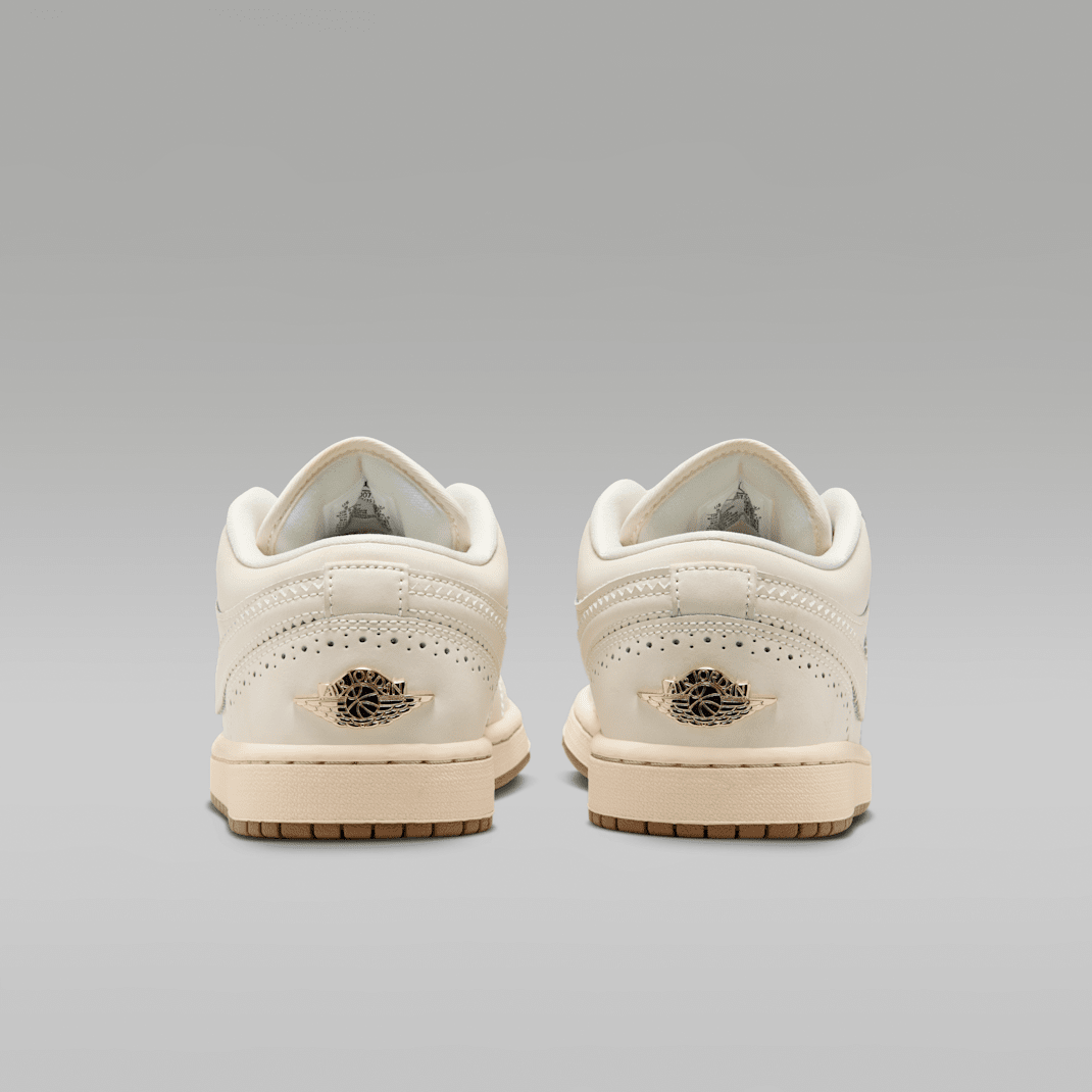 Chalk/Metallic Gold/Pearl White/Chalk