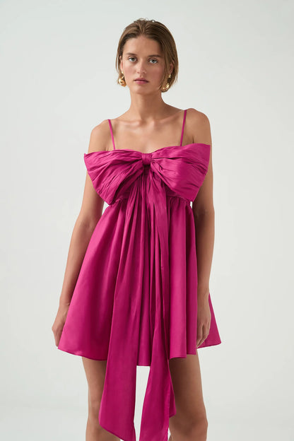 MAGENTA