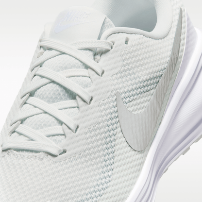 Off White/Barely Green/Malachite/Metallic Silver