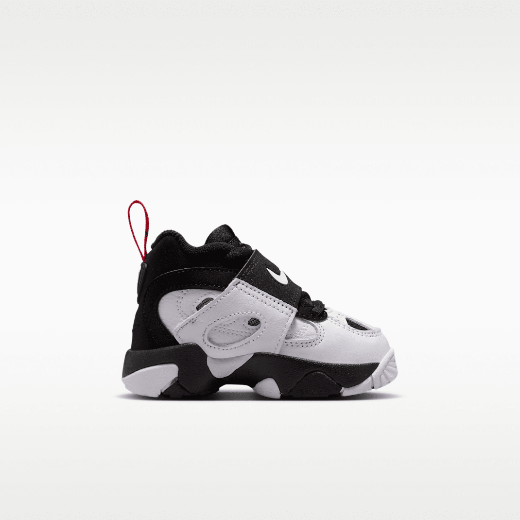 Black/Fire Red/Metallic Gold/White