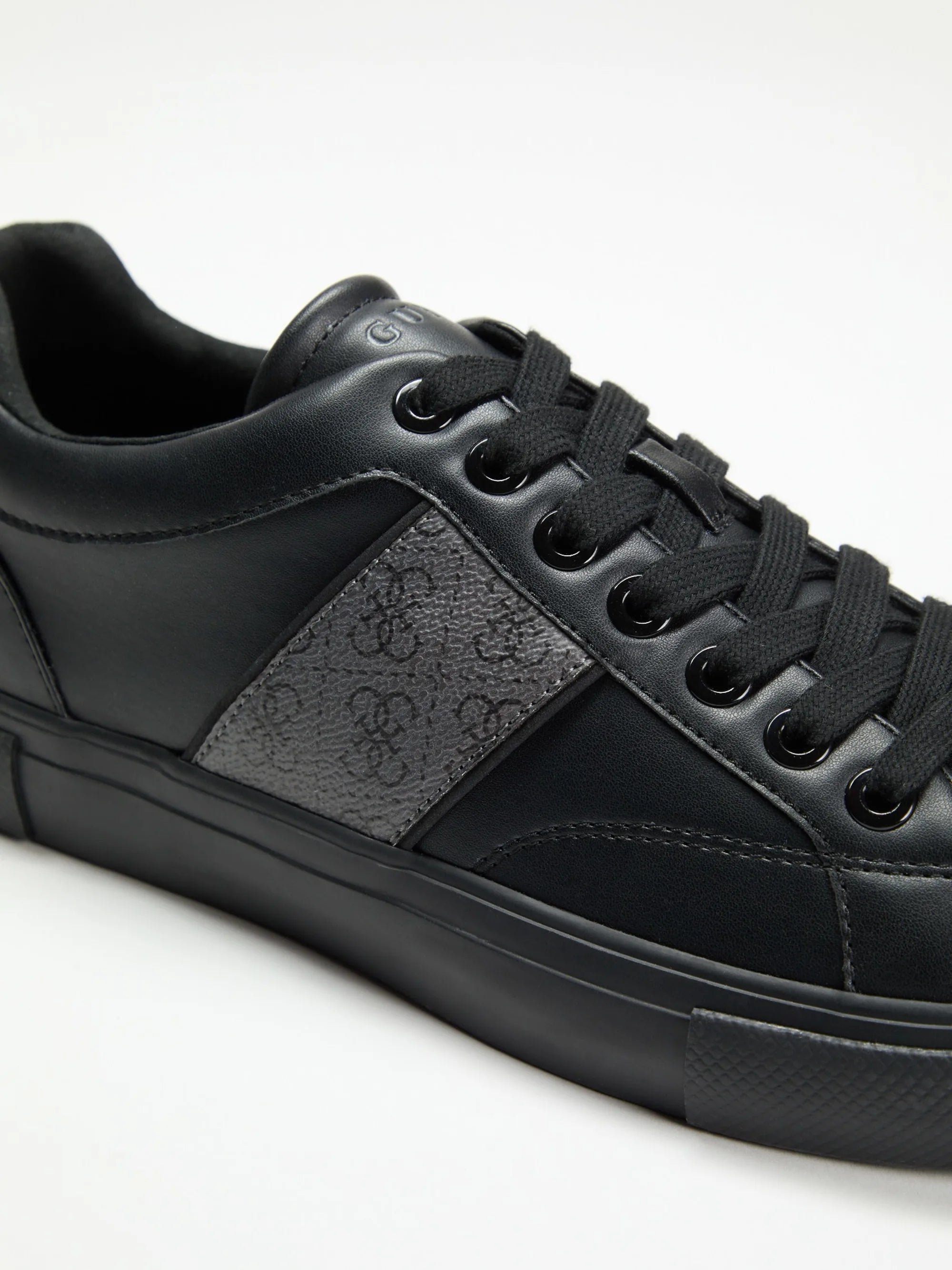 Black 001