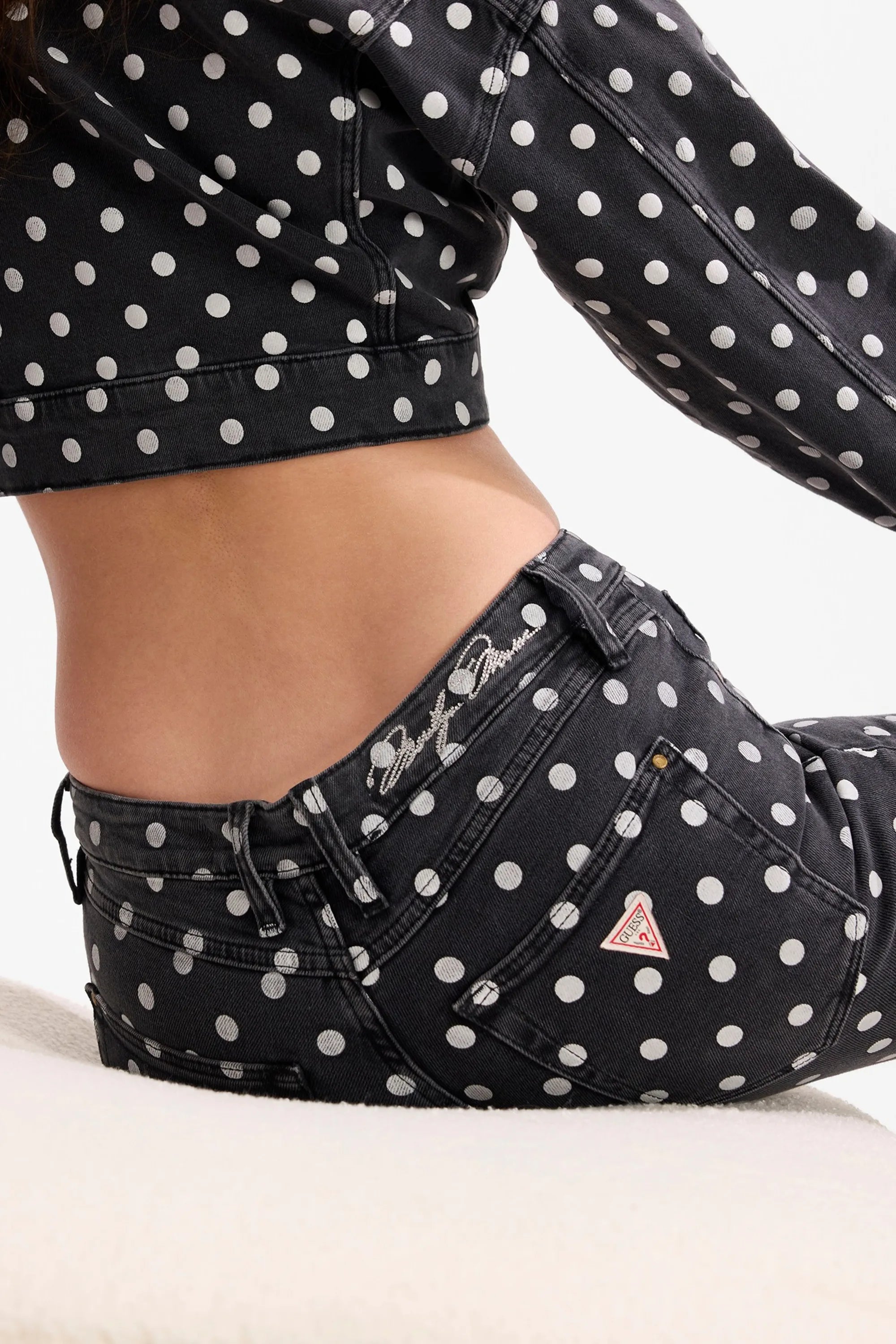Dots Black