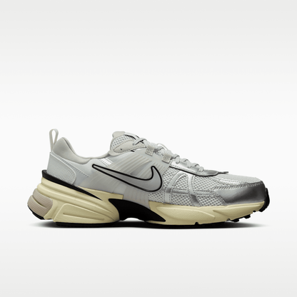 Summit White/Pure Platinum/Light Iron Ore/Metallic Silver