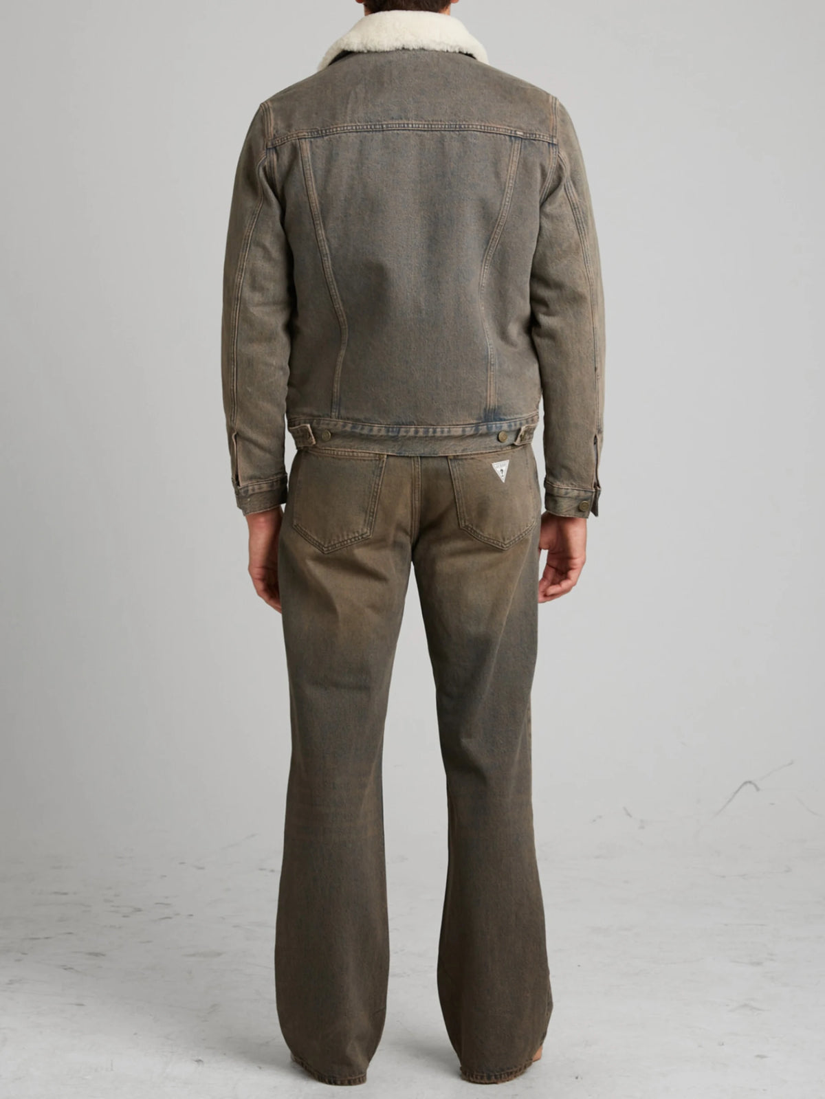 Gusa Tinted Stone Wash