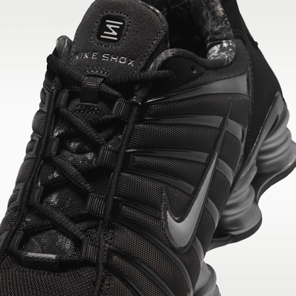 Black/Metallic Cool Grey/Dark Smoke Grey