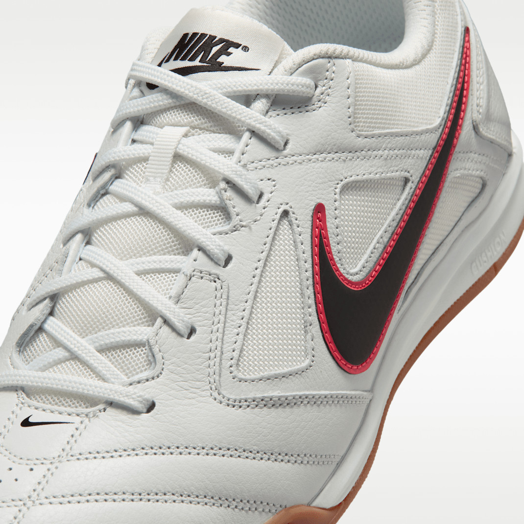 Summit White/Bright Crimson/Gum Medium Brown/Black
