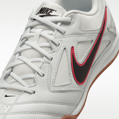 Summit White/Bright Crimson/Gum Medium Brown/Black