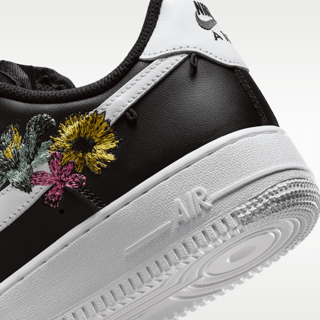 Black/Metallic Gold/White/White