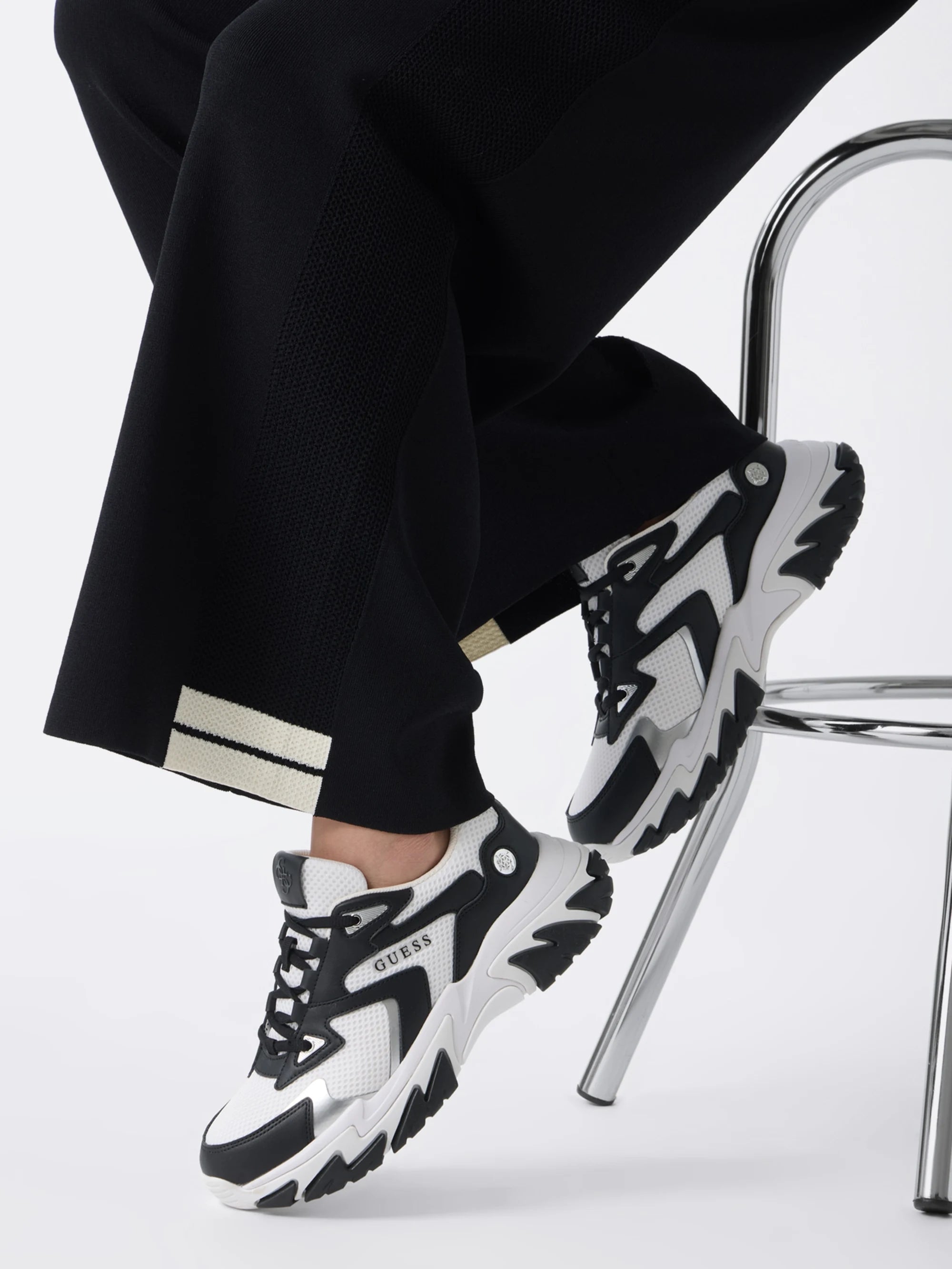 Black 002