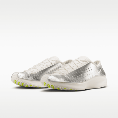 Pale Ivory/Metallic Silver/Volt/Pale Ivory