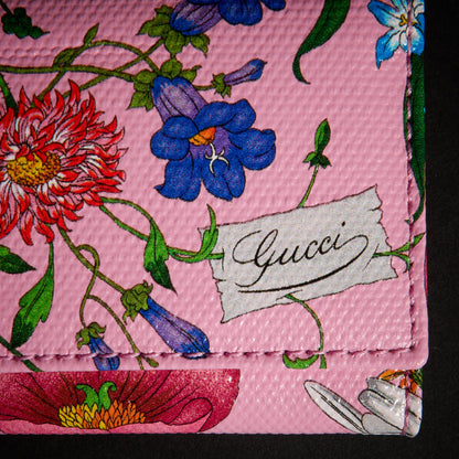 lona rosa y multicolor
