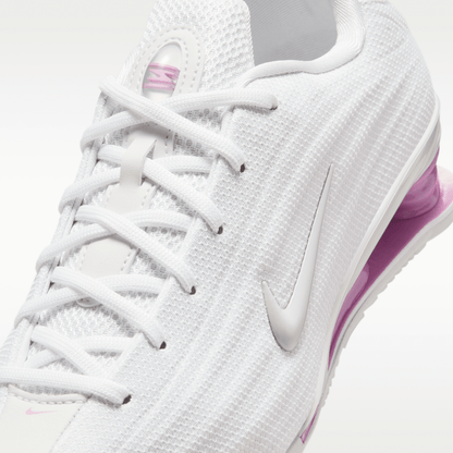 White/Light Magenta