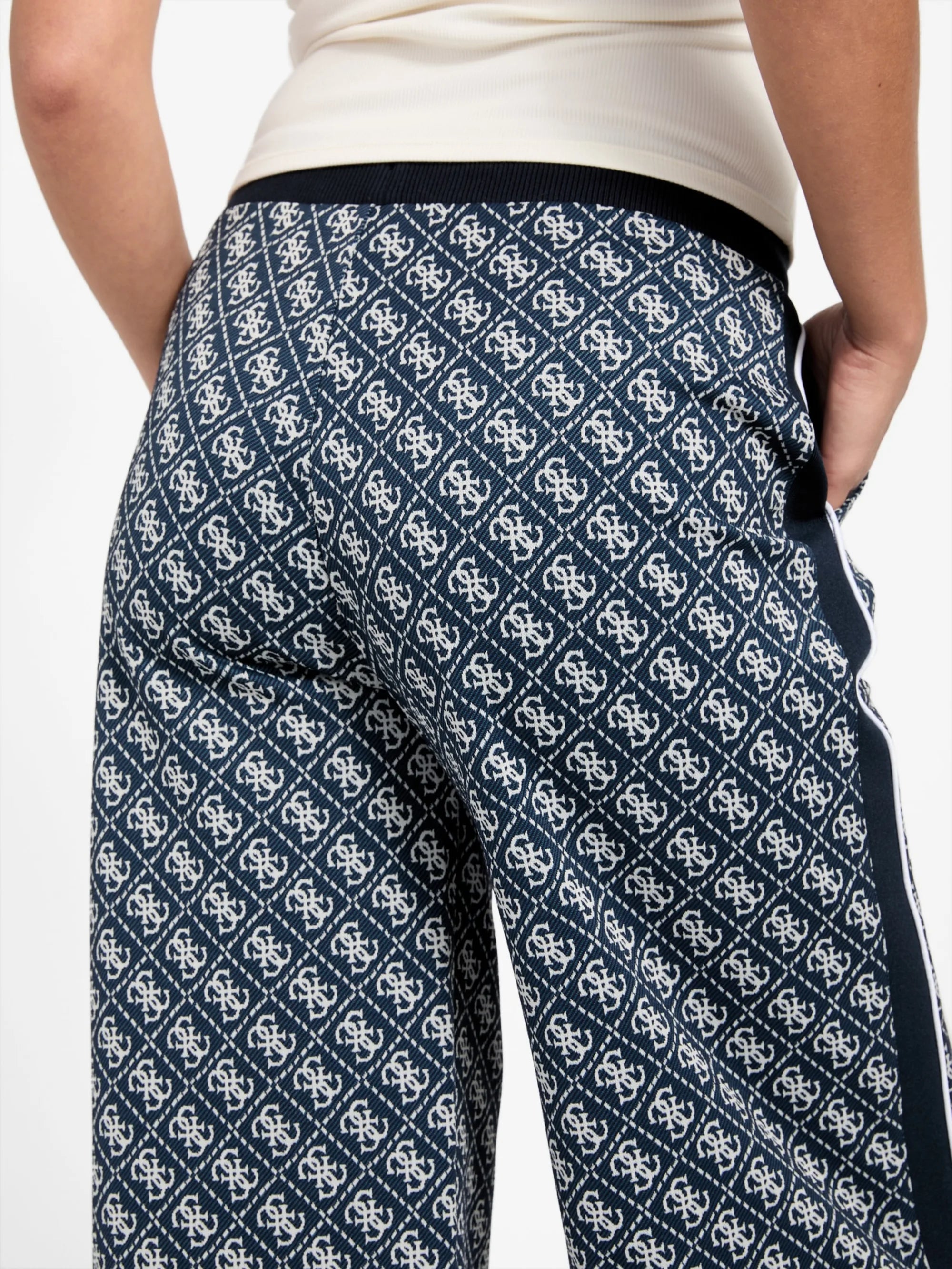 4G Rhombus Ocean Jacquard