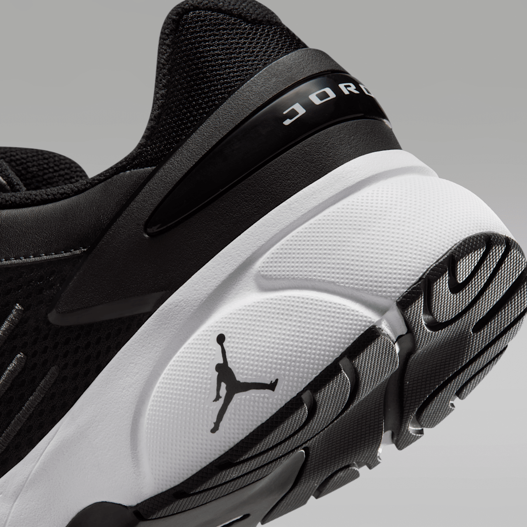 Black/Anthracite/White