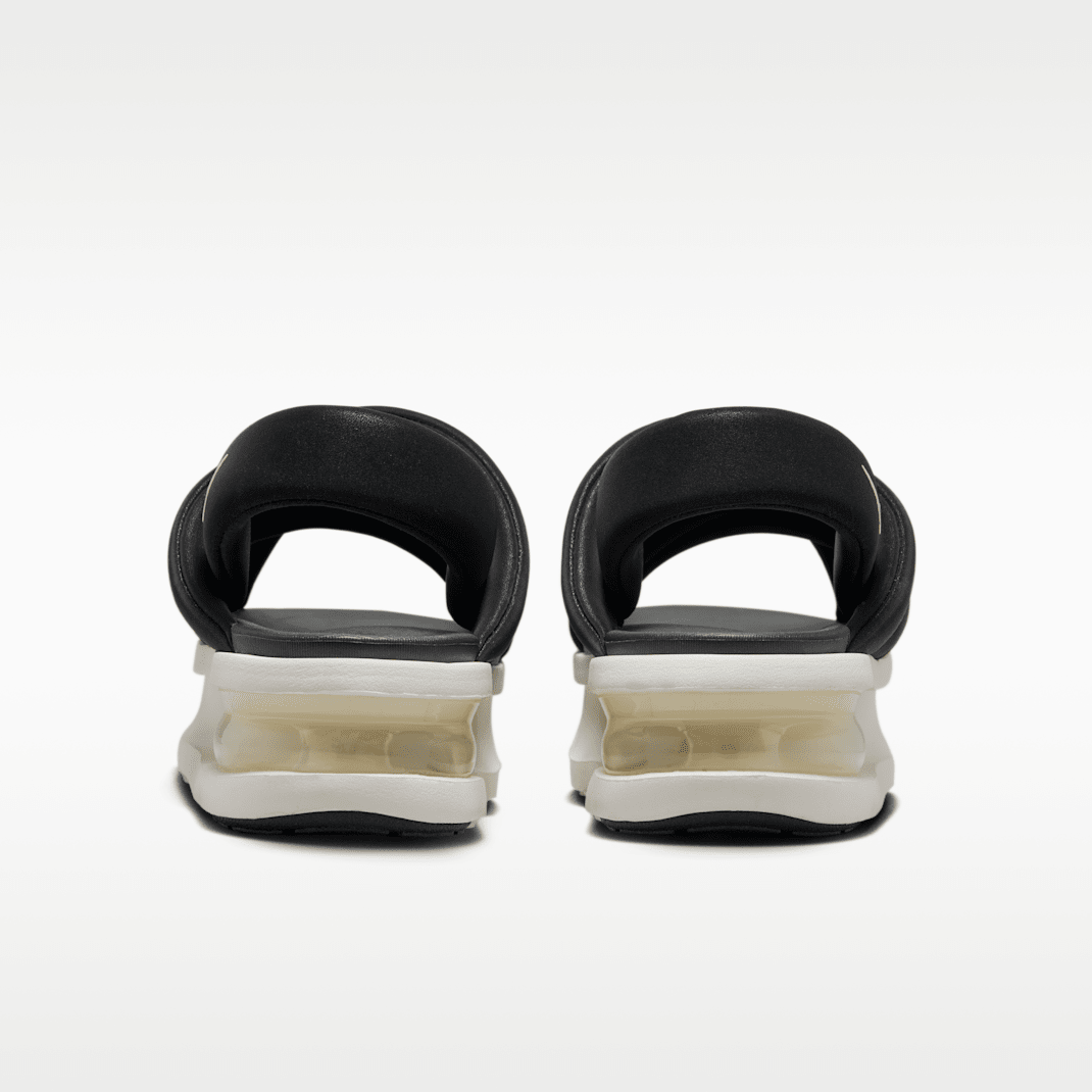 Black/Sail