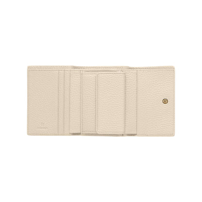 Macadamia white