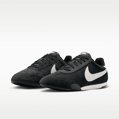 Black/Sail
