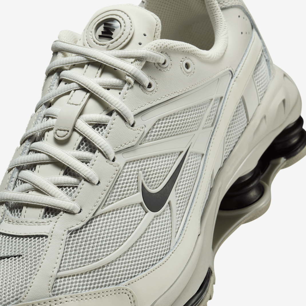 Light Bone/Black/Metallic Black