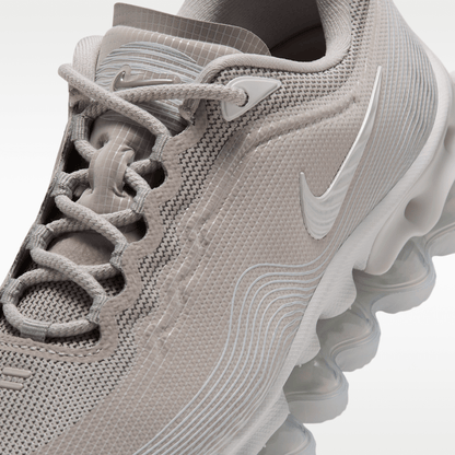 Moon Particle/Metallic Silver/Vast Grey