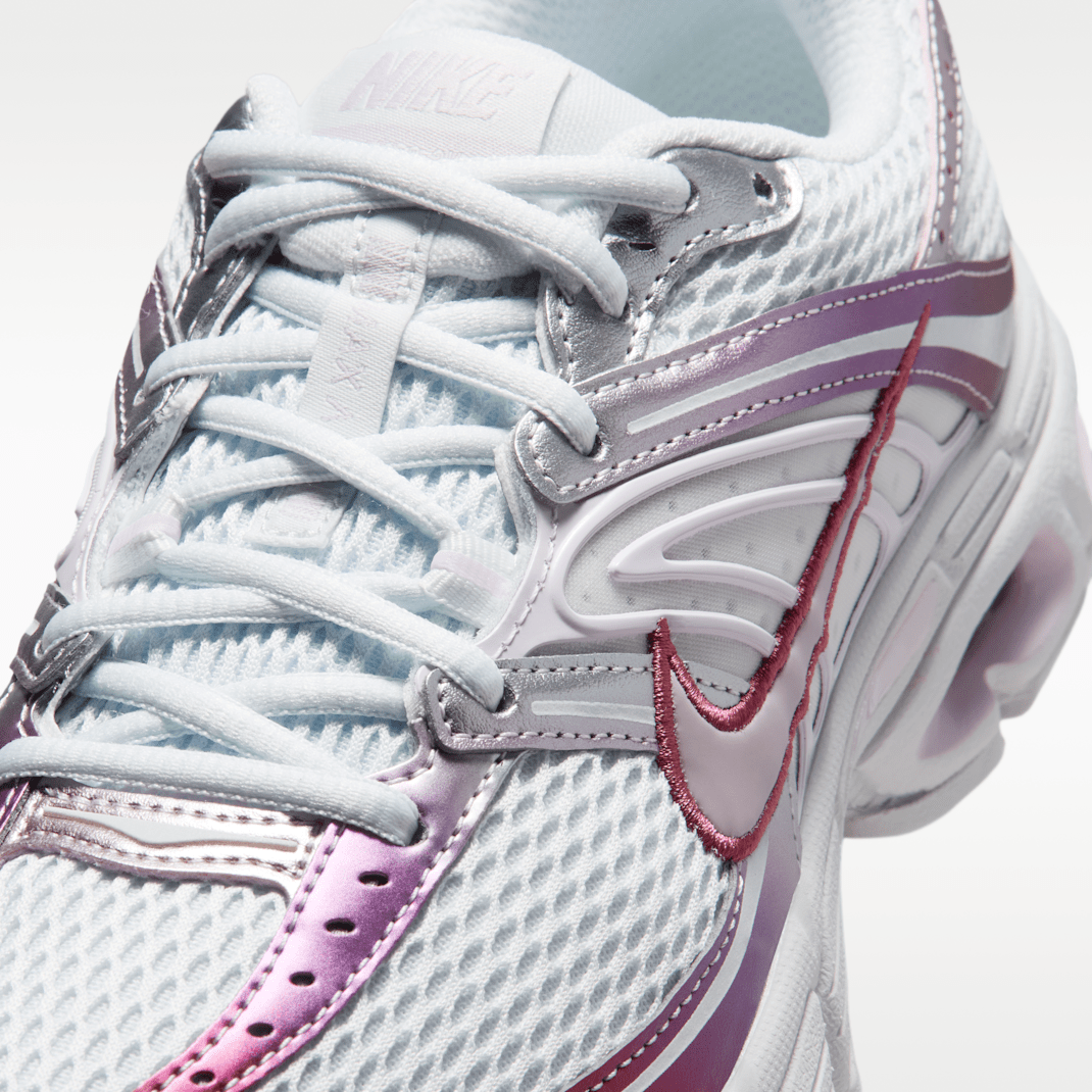 Off White/Metallic Silver/Mystic Dates/Bleached Lilac