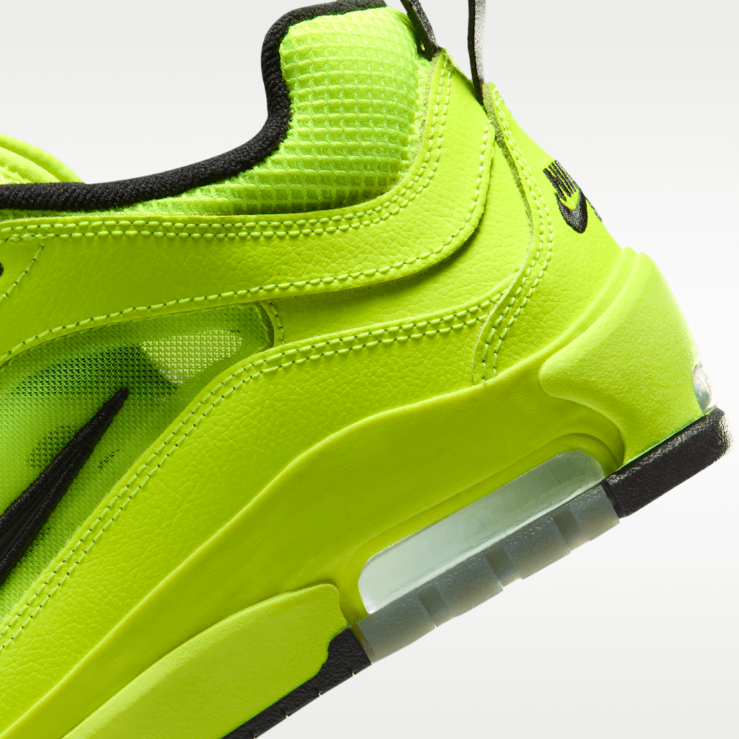 Volt/Volt/Black/Black